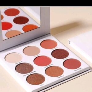 Give Them Lala Grown Woman Eyeshadow Palette